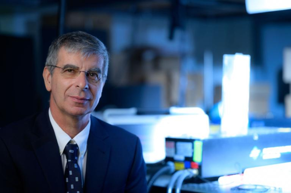 Pierre Deymier in a computer lab