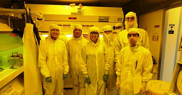 UA Engineering students are gearing up for a new semiconductor processing lab course in the cleanest environment on campus.